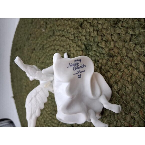Avon Nativity Collectibles The Angel Porcelain Figurine 1983 Exclusive Taiwan 5" - Picture 7 of 7